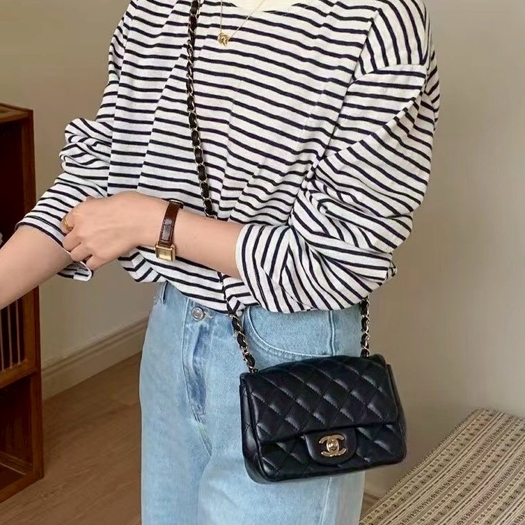 CHANEL黑色羊皮金鍊菱格方胖A35200-1