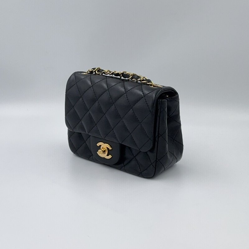 CHANEL黑色羊皮金鍊菱格方胖A35200-4