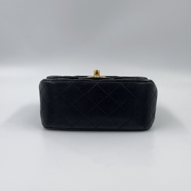 CHANEL黑色羊皮金鍊菱格方胖A35200-5