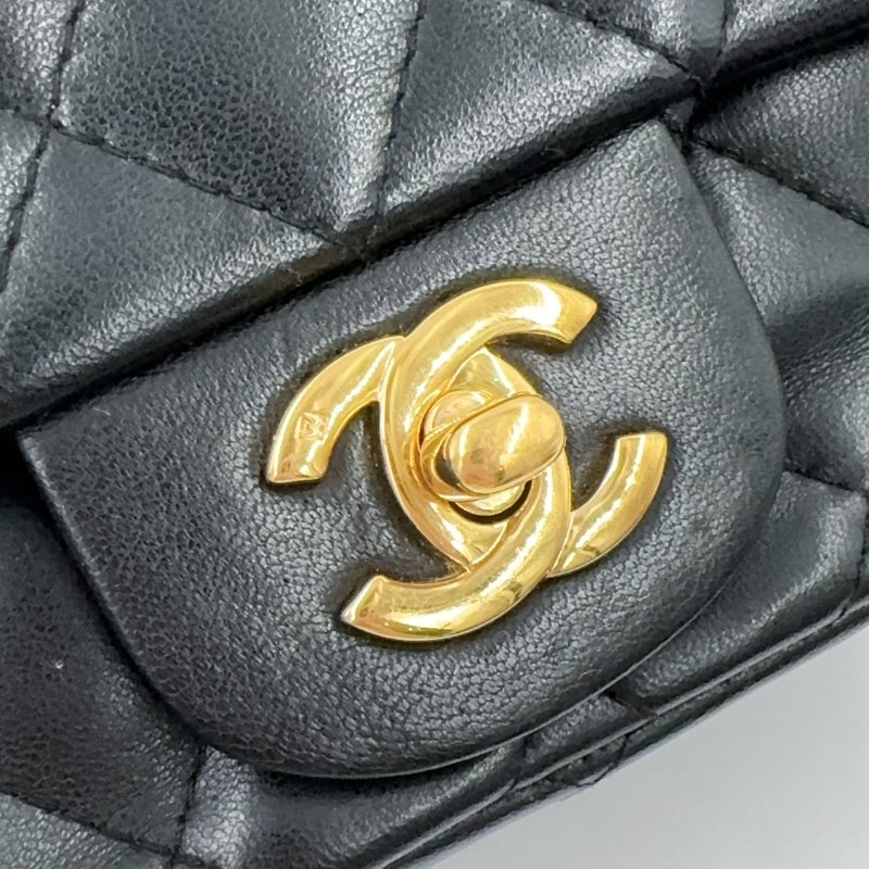 CHANEL黑色羊皮金鍊菱格方胖A35200-11