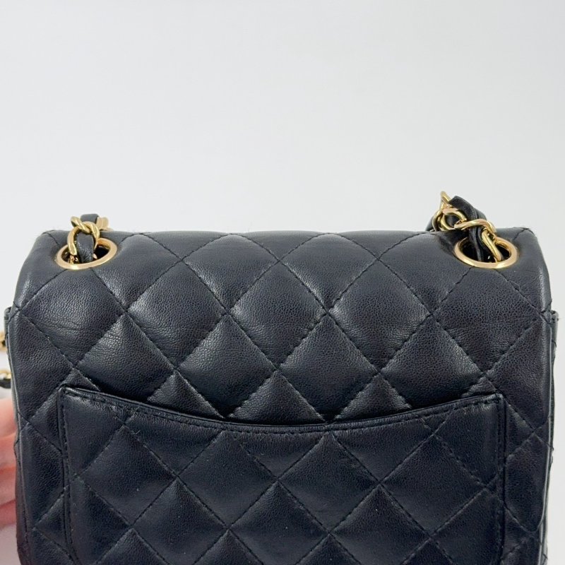 CHANEL黑色羊皮金鍊菱格方胖A35200-13