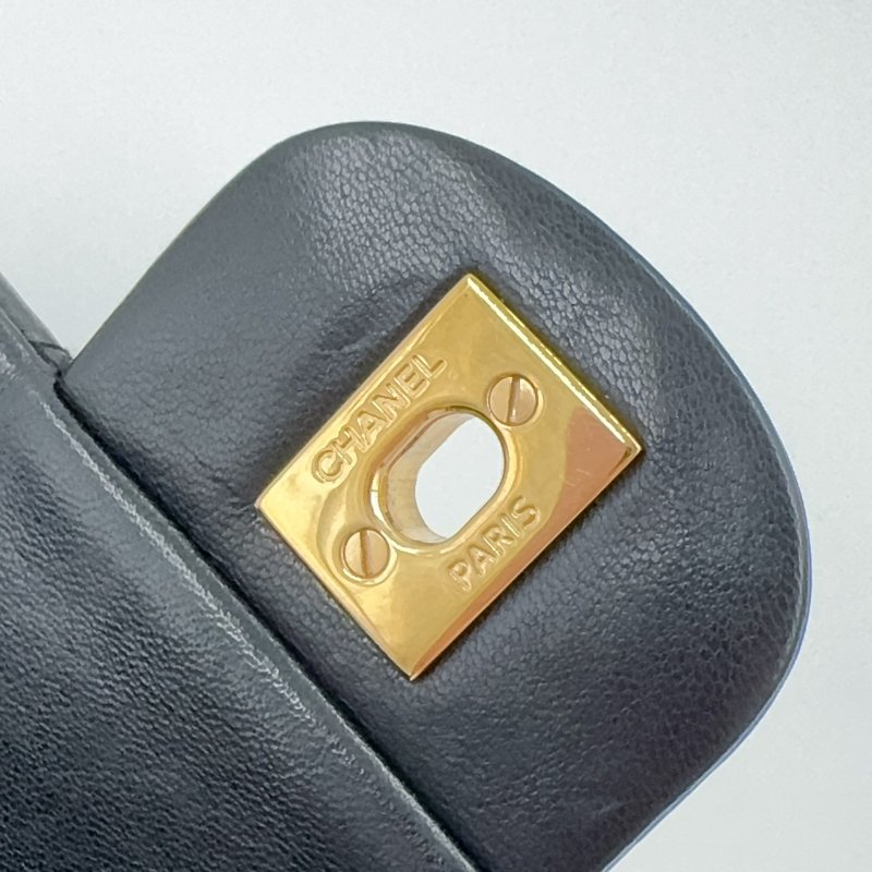 CHANEL黑色羊皮金鍊菱格方胖A35200-20