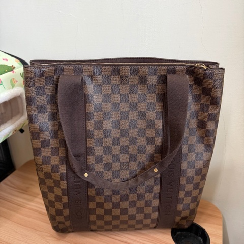 Lv棋盤格經典中性肩背/手提包