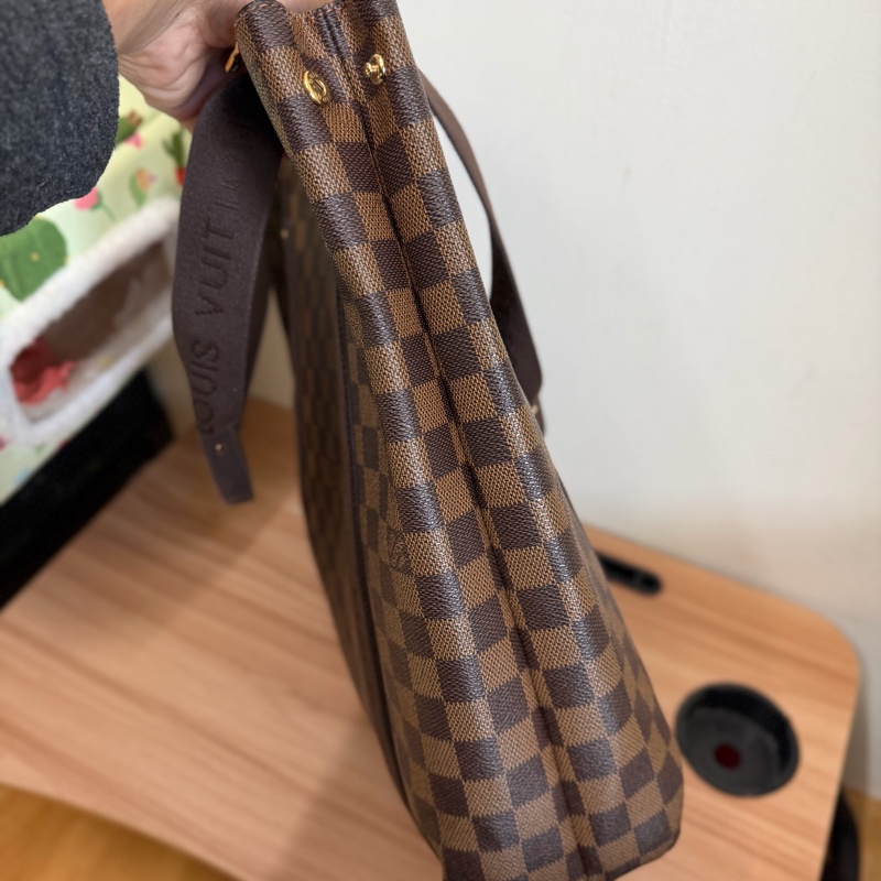 Lv棋盤格經典中性肩背/手提包-2