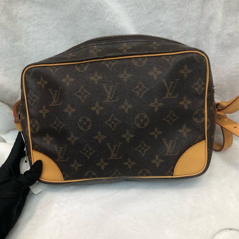 LV 中古老花單肩相機包 XC282-1