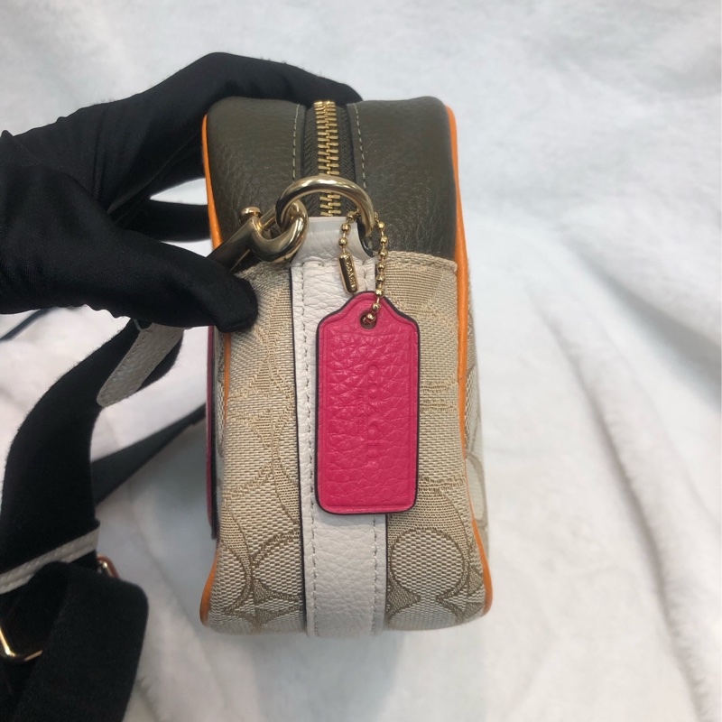 Coach 米色帆布拼墨綠色相機袋 XC239-2