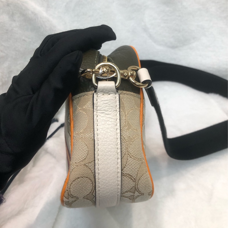 Coach 米色帆布拼墨綠色相機袋 XC239-3