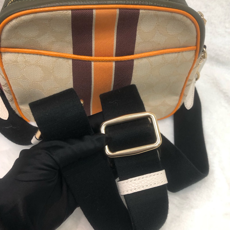 Coach 米色帆布拼墨綠色相機袋 XC239-9