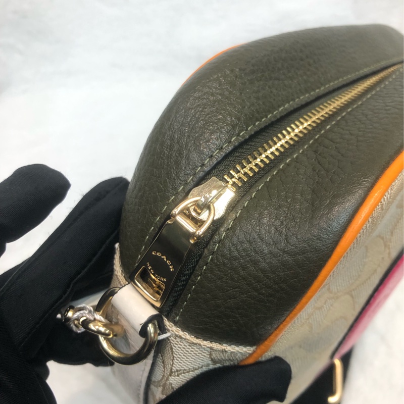 Coach 米色帆布拼墨綠色相機袋 XC239-10