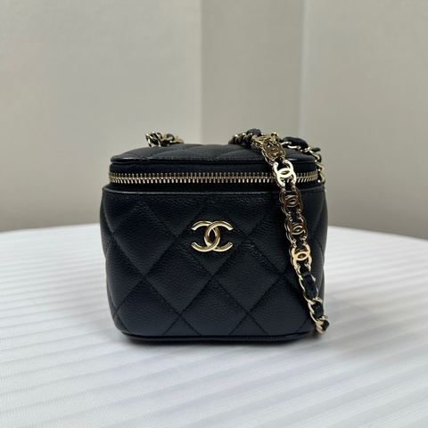 香奈兒/Chanel Small Vanity with Chain 經典小型金扣黑色牛皮 鍊帶盒子包化妝包斜背包10×7×9cm