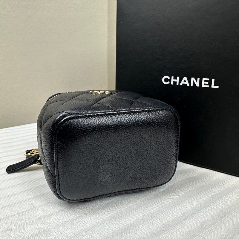 香奈兒/Chanel Small Vanity with Chain 經典小型金扣黑色牛皮 鍊帶盒子包化妝包斜背包10×7×9cm-3