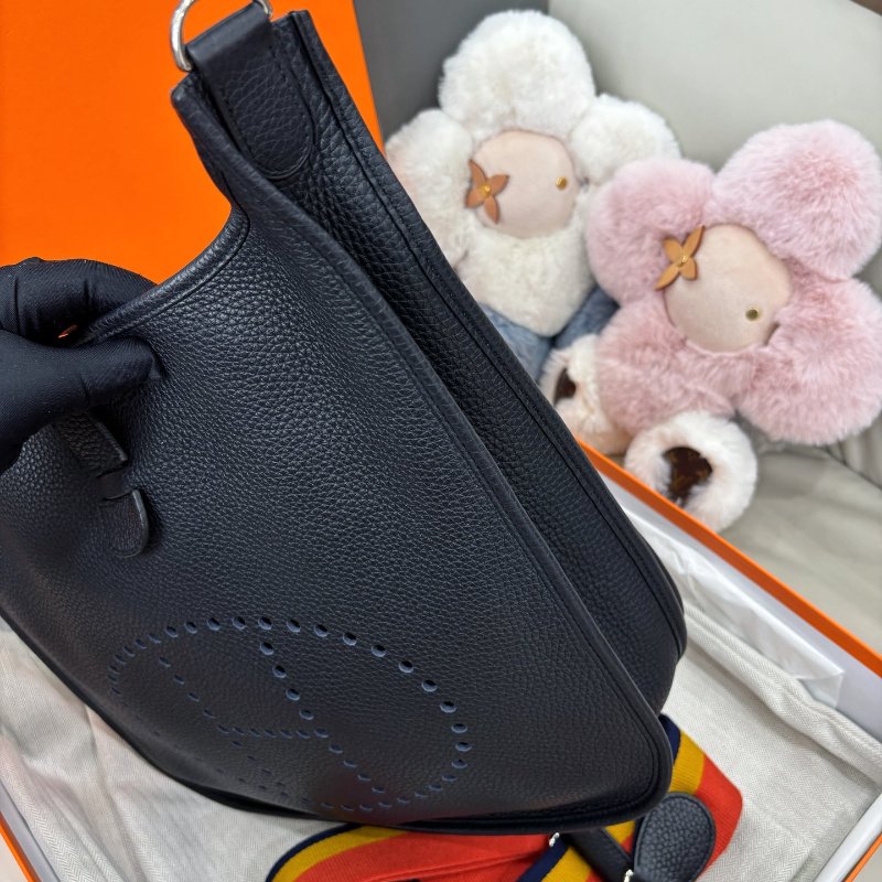 愛馬仕Hermes 深藍色Evelyne31 肩背包-2