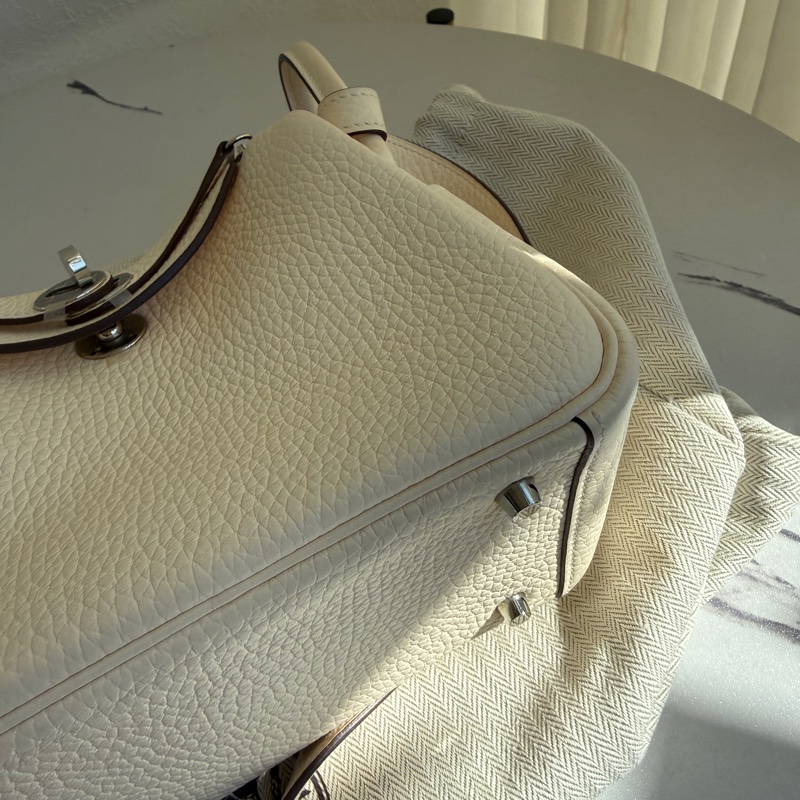 Hermes mini Lindy 最美的奶油白-9