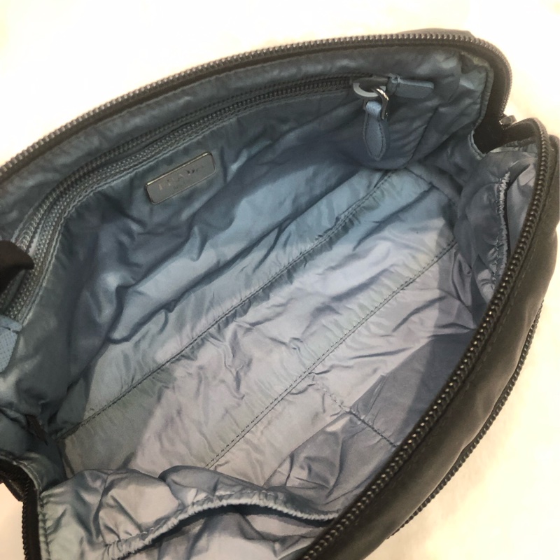 Prada 黑色化妝袋 XC272-10