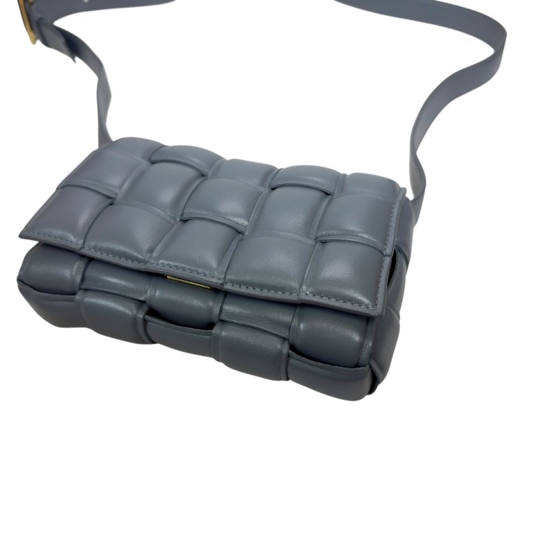 BOTTEGA VENETA Cassette Padded 枕頭包 斜揹袋-8