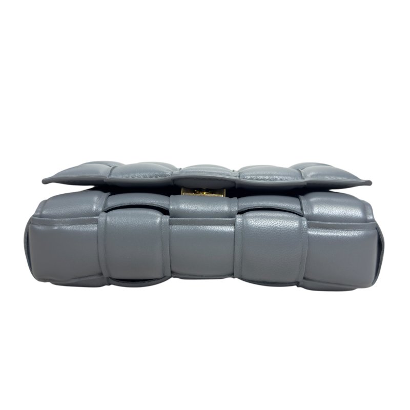 BOTTEGA VENETA Cassette Padded 枕頭包 斜揹袋-11