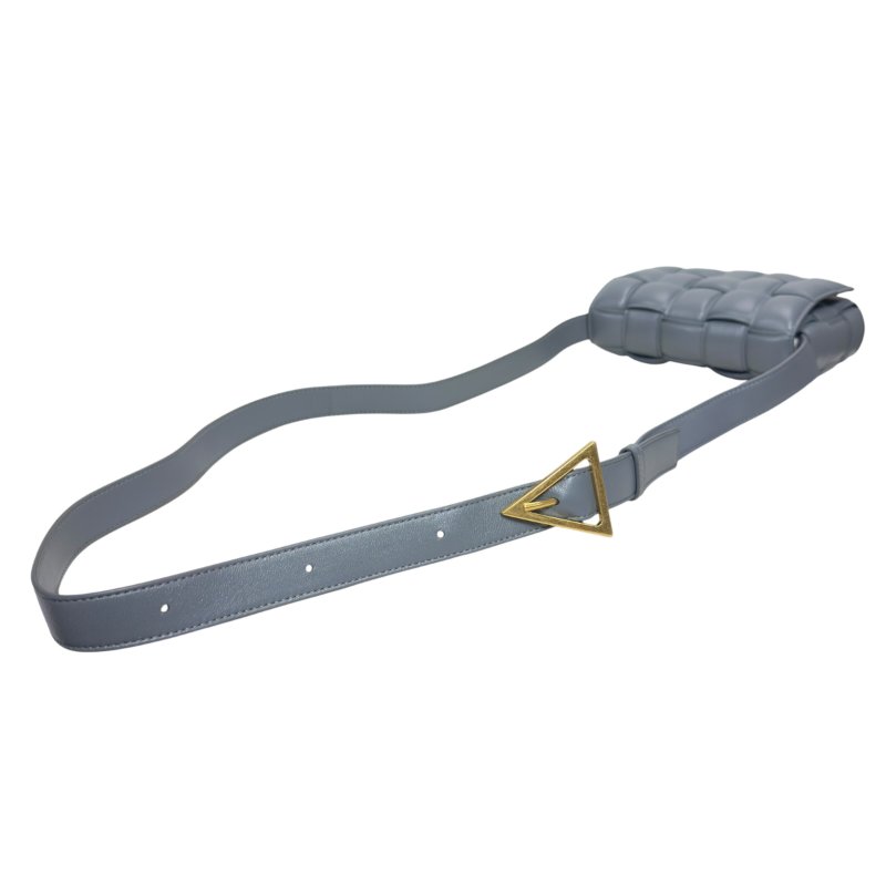 BOTTEGA VENETA Cassette Padded 枕頭包 斜揹袋-12