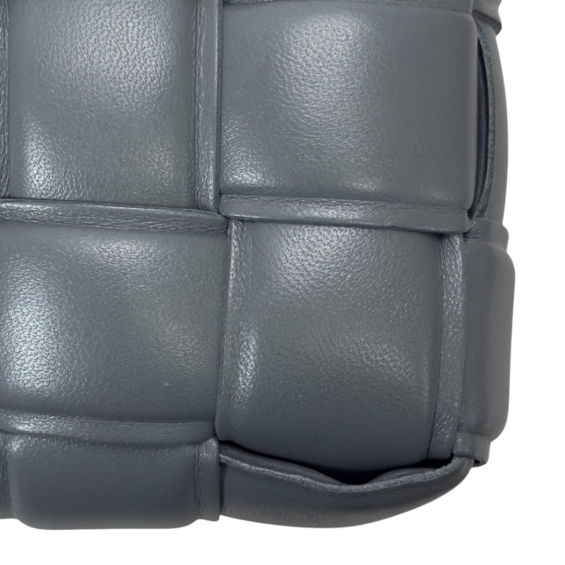 BOTTEGA VENETA Cassette Padded 枕頭包 斜揹袋-4