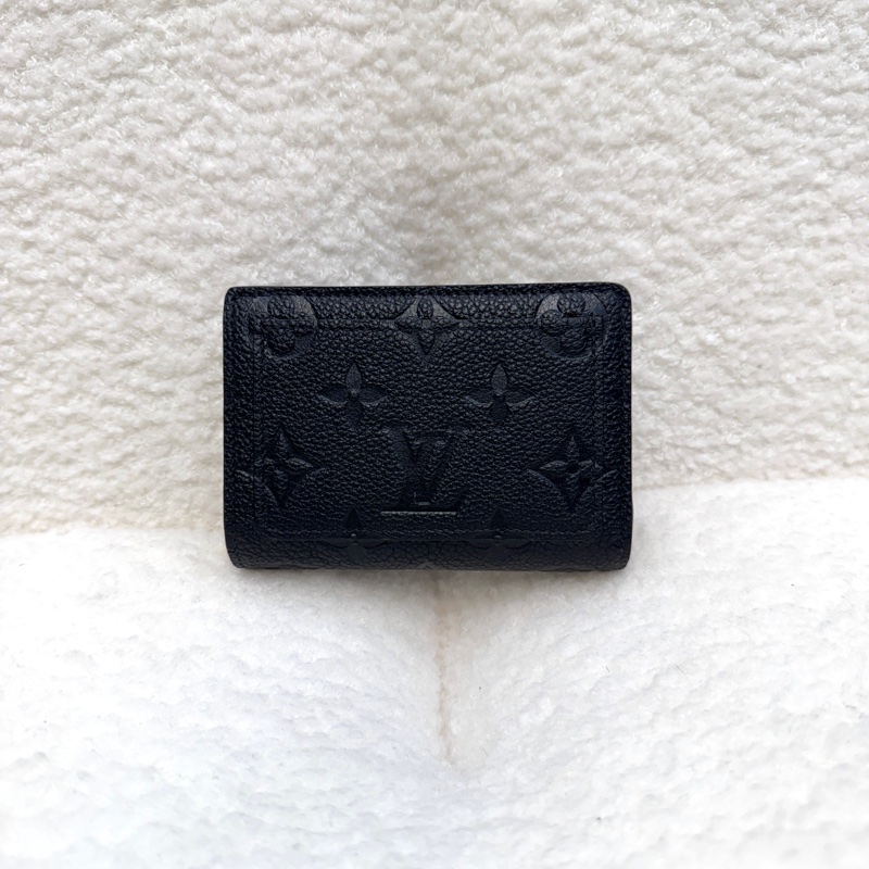 近全新路易威登短夾LV 黑金牛皮壓紋Clea短夾 M80151-3