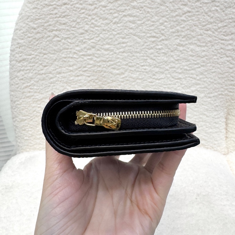 近全新路易威登短夾LV 黑金牛皮壓紋Clea短夾 M80151-6