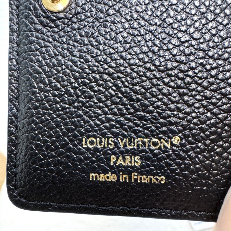 近全新路易威登短夾LV 黑金牛皮壓紋Clea短夾 M80151-11