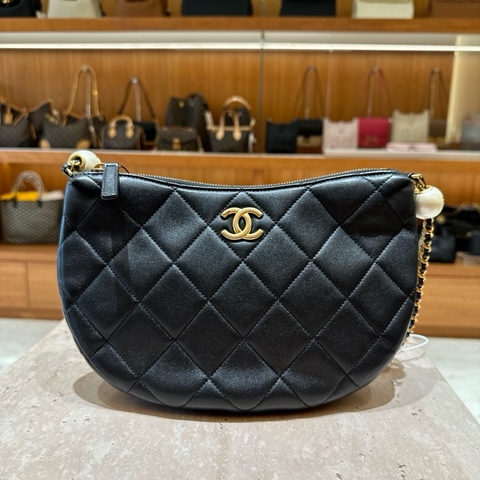 Chanel 24s 珍珠調節月亮包/大號黑金