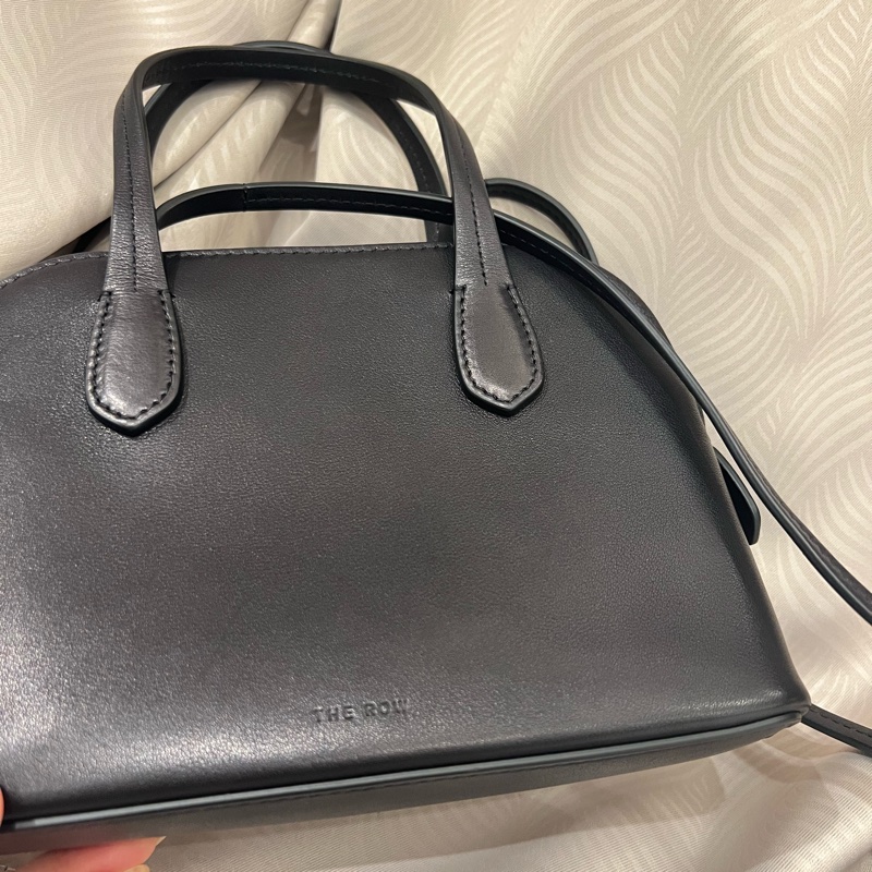 The row Medium Ingrid 皮革手袋 貝殼包-1