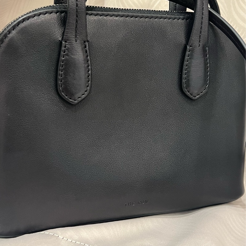 The row Medium Ingrid 皮革手袋 貝殼包-2