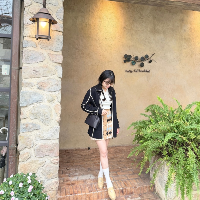 The row Ingrid 皮革手袋 貝殼包-24