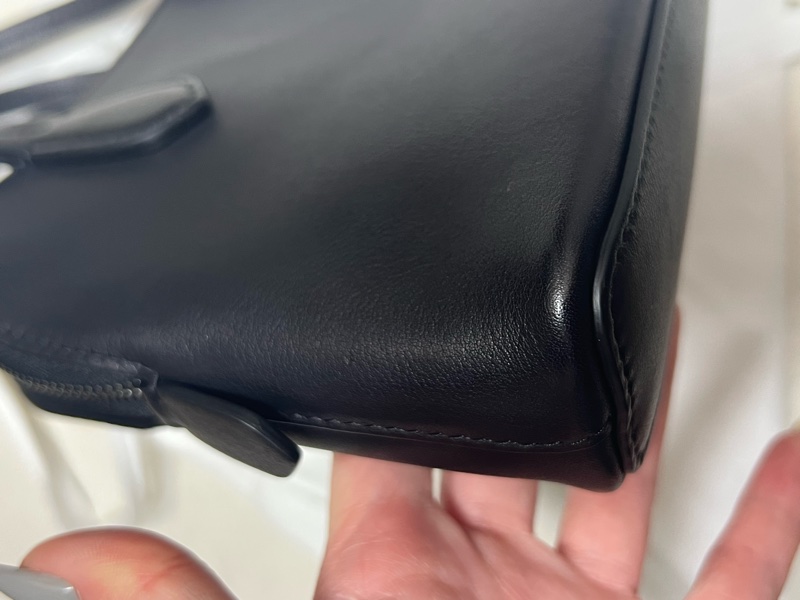 The row Ingrid 皮革手袋 貝殼包-29