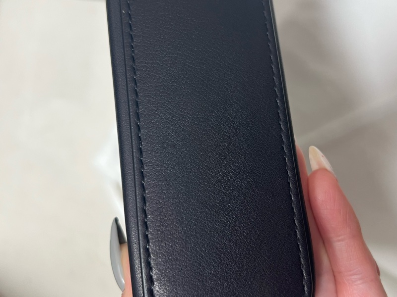 The row Ingrid 皮革手袋 貝殼包-36