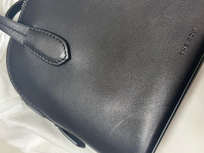 The row Ingrid 皮革手袋 貝殼包-39