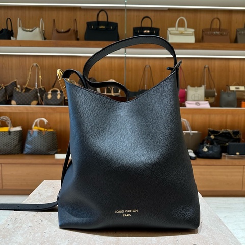 LOUIS VUITTON Low Key Hobo PM鎖頭肩背包