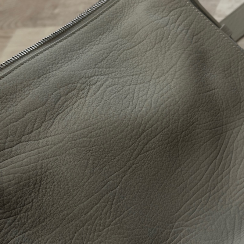 BURBERRY 小號牛皮騎士包-1