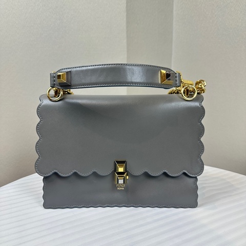 芬迪/Fendi Kan I 金扣鏈條灰色牛皮手提斜背包25x10x18cm