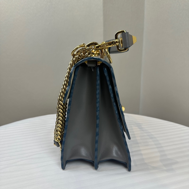 芬迪/Fendi Kan I 金扣鏈條灰色牛皮手提斜背包25x10x18cm-5