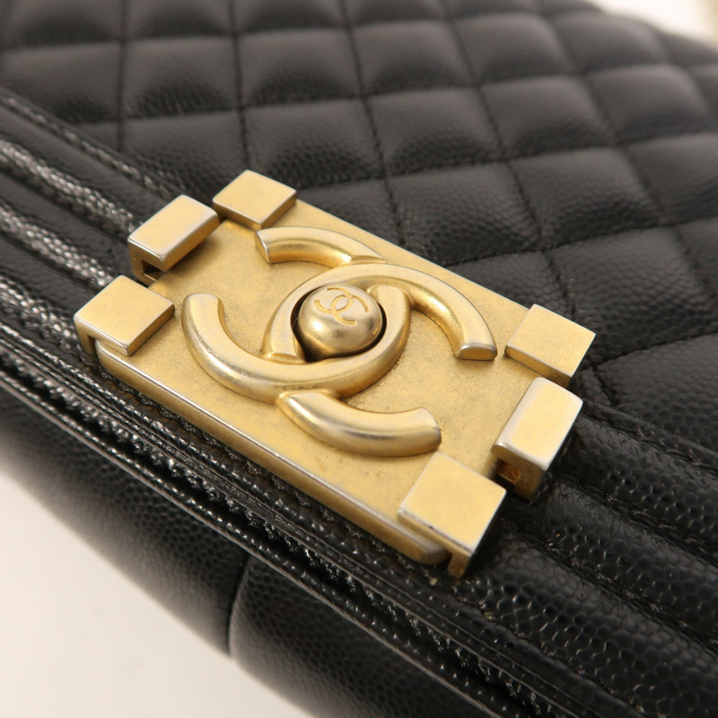 CHANEL 牛皮皮革Boy 25金扣鏈帶肩背袋-8
