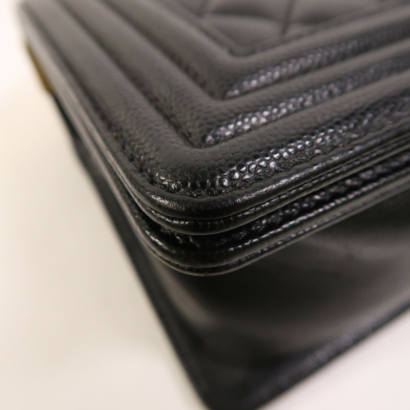 CHANEL 牛皮皮革Boy 25金扣鏈帶肩背袋-10