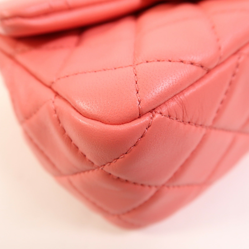 LOUIS VUITTON 羊皮皮革Mini Classic 17金扣鏈帶肩背袋-12