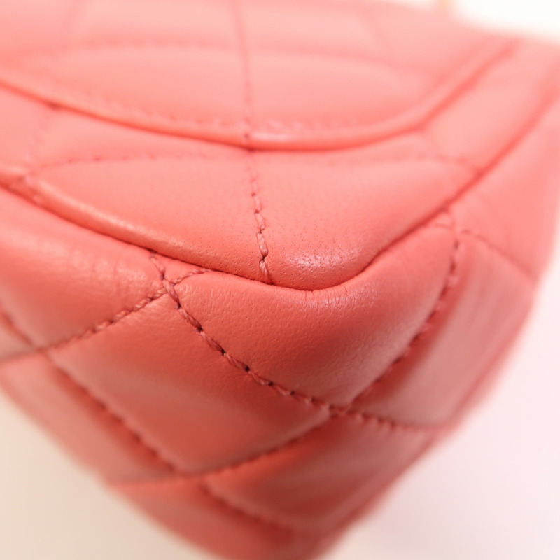 LOUIS VUITTON 羊皮皮革Mini Classic 17金扣鏈帶肩背袋-13