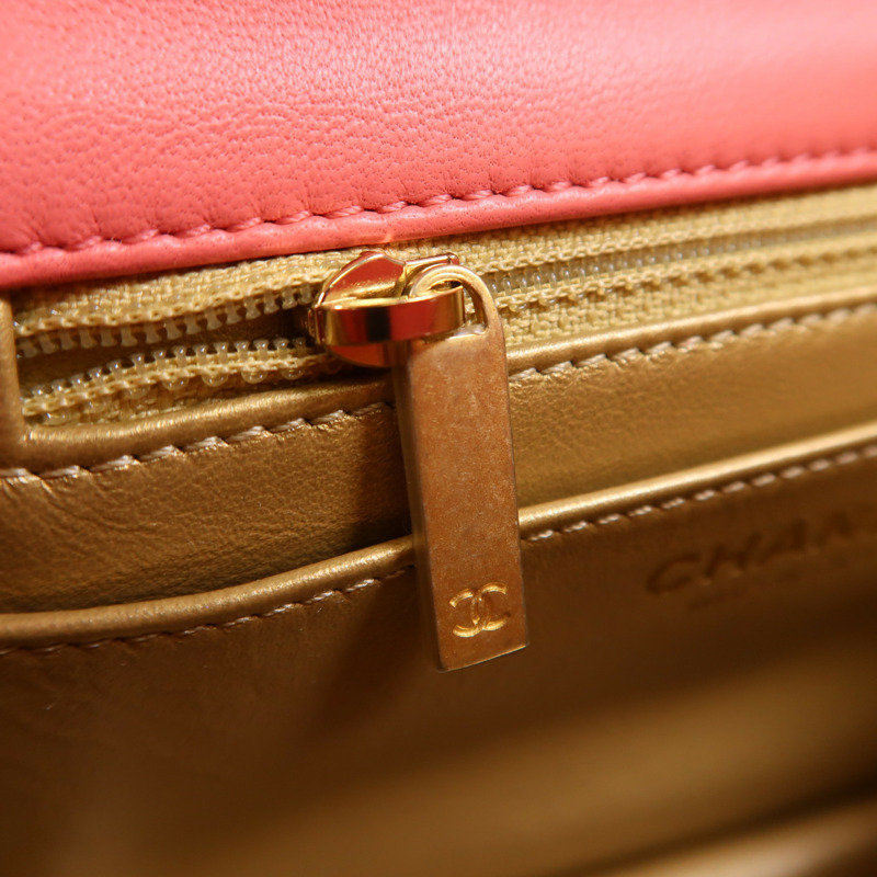 LOUIS VUITTON 羊皮皮革Mini Classic 17金扣鏈帶肩背袋-17