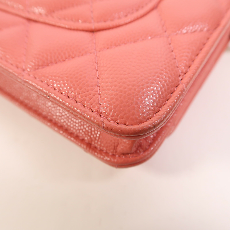 CHANEL 牛皮皮革WOC Wallet On Chain金扣鏈帶肩背袋-13