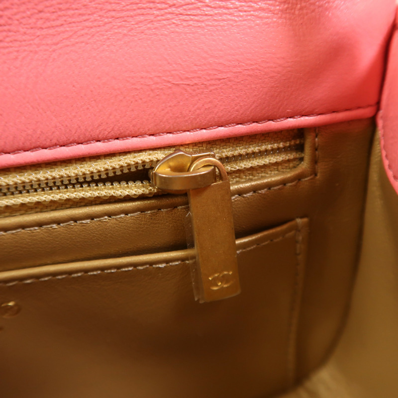 CHANEL 羊皮皮革Mini Classic 20金扣鏈帶肩背袋-16