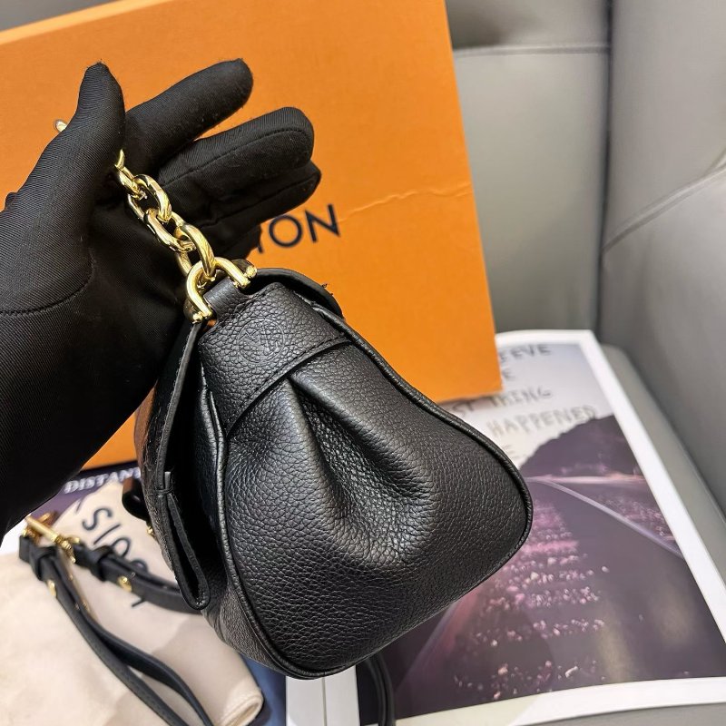 近新品 路易威登/Louis Vuitton 黑金全皮Favorite摯愛雲朵包 芯片款-2