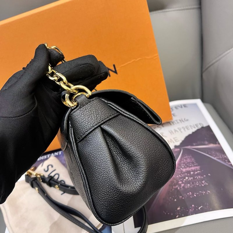 近新品 路易威登/Louis Vuitton 黑金全皮Favorite摯愛雲朵包 芯片款-3