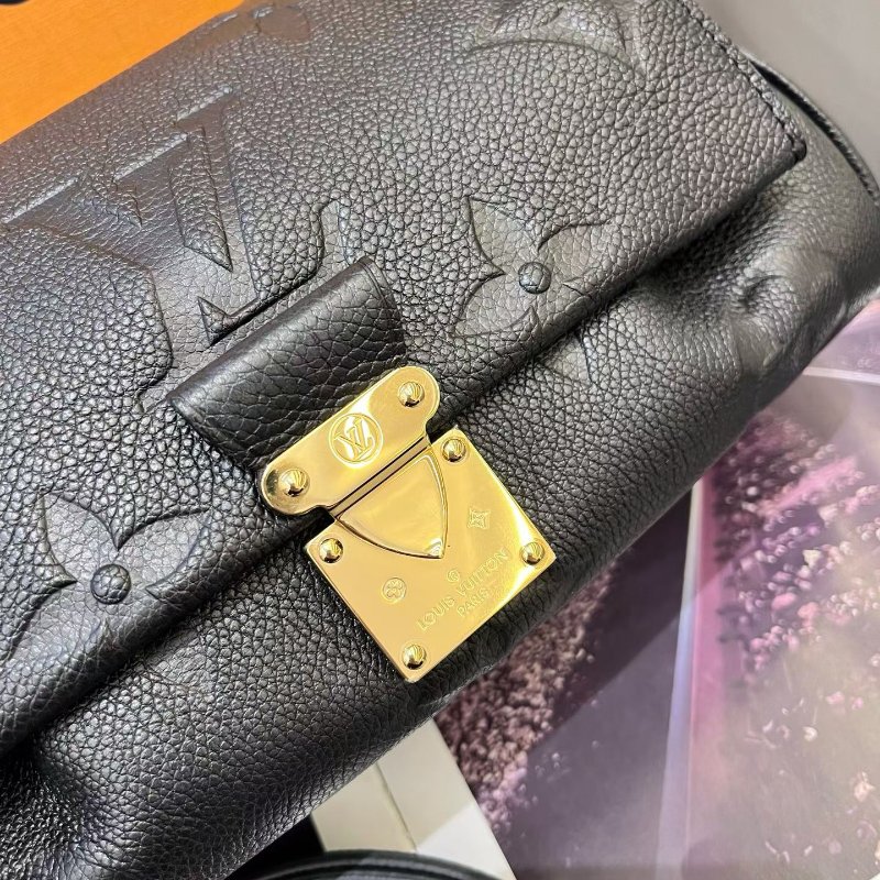 近新品 路易威登/Louis Vuitton 黑金全皮Favorite摯愛雲朵包 芯片款-11