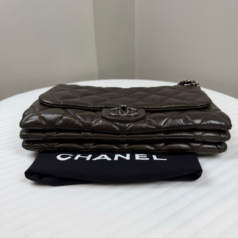 香奈兒/ Chanel Easy Flap 系列 巧克力色經典雙C旋扣 可調節金屬鍊條肩帶 斜跨包寬8 長28 高15-5