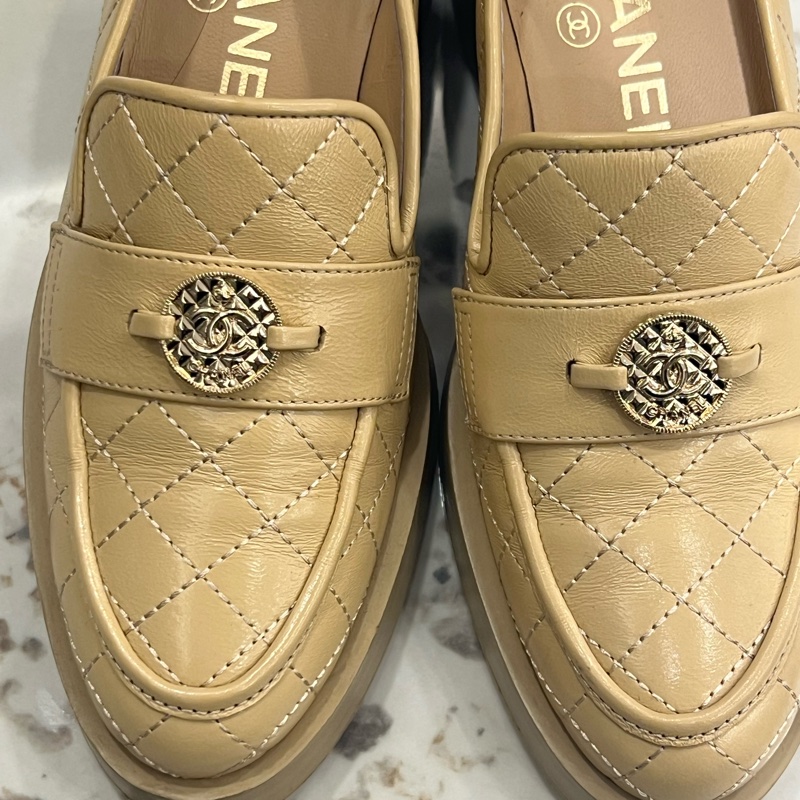 Chanel 奶茶色金幣樂福鞋 34.5C-1