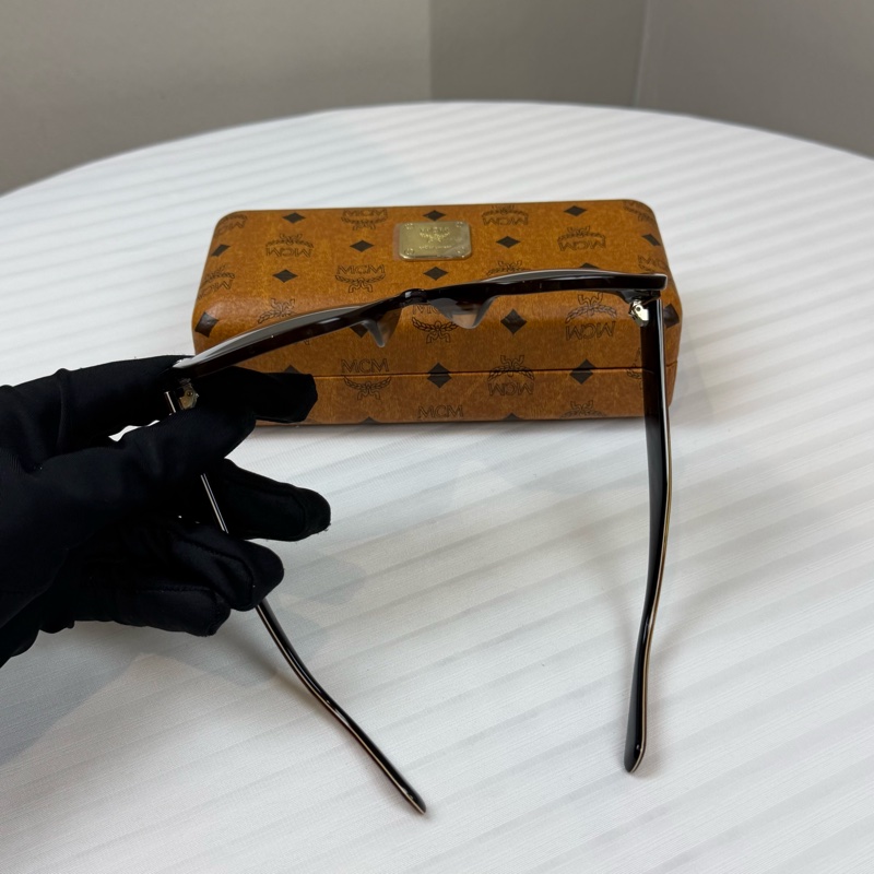 MCM 經典方形太陽鏡盒及配套墨鏡-6