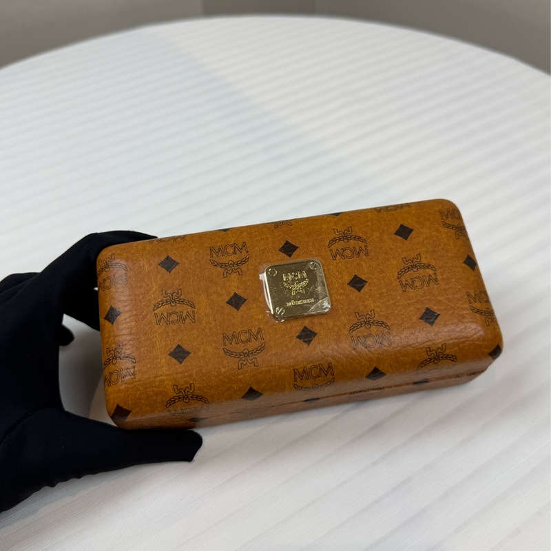 MCM 經典方形太陽鏡盒及配套墨鏡-8